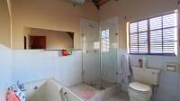 Bathroom 1 - 10 square meters of property in Amandasig