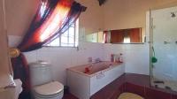 Main Bathroom - 9 square meters of property in Amandasig