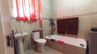 Bathroom 1 - 7 square meters of property in Symhurst