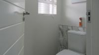 Guest Toilet - 5 square meters of property in Amorosa