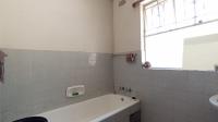 Bathroom 2 - 7 square meters of property in Kew