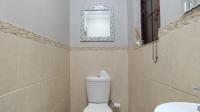 Guest Toilet - 3 square meters of property in Maroeladal