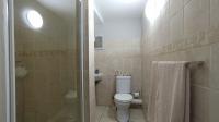 Bathroom 1 - 7 square meters of property in Maroeladal