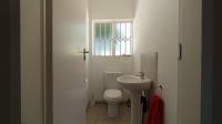 Guest Toilet - 2 square meters of property in Bordeaux