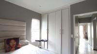 Bed Room 1 - 10 square meters of property in Maroeladal