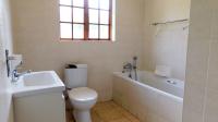 Bathroom 1 - 5 square meters of property in Lincoln Meade