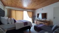 Bed Room 1 - 28 square meters of property in Quellerina