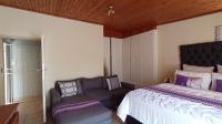 Bed Room 1 - 28 square meters of property in Quellerina