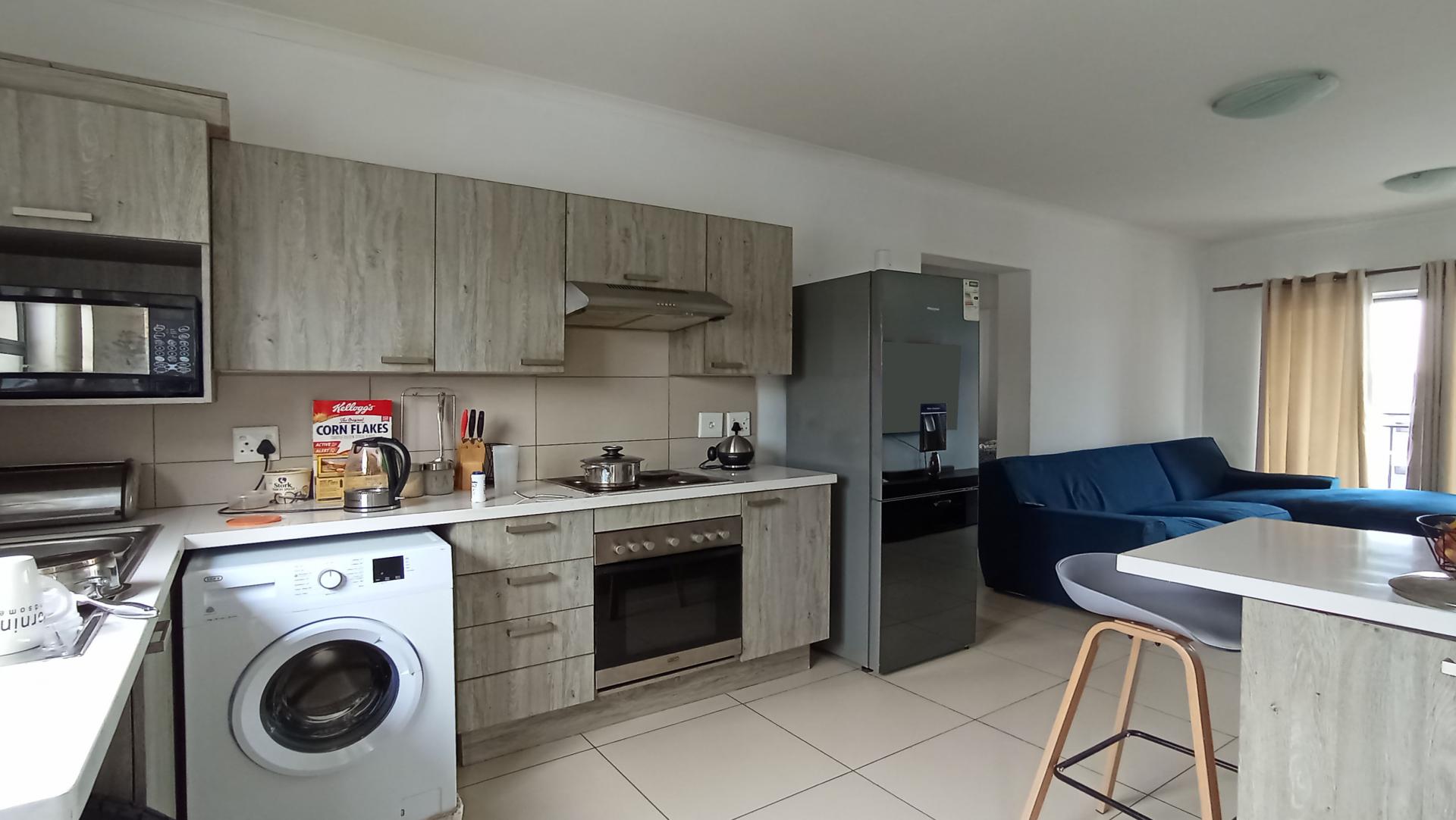 Kitchen - 13 square meters of property in Erand Gardens