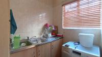 Scullery - 2 square meters of property in Waterval East