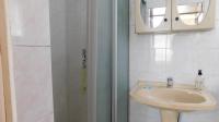 Main Bathroom - 4 square meters of property in Crossmoor
