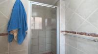 Bathroom 2 - 5 square meters of property in Ravenswood