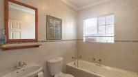 Bathroom 1 - 5 square meters of property in Ravenswood