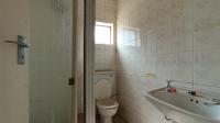 Bathroom 3+ - 5 square meters of property in Sunnyridge