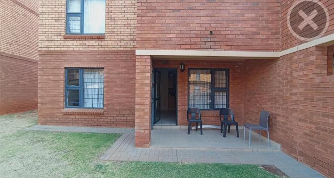 2 Bedroom Sectional Title to Rent in Olympus - Property to rent - MR611486
