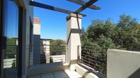 Balcony - 29 square meters of property in Douglasdale