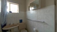 Main Bathroom - 6 square meters of property in Illiondale