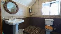 Bathroom 2 - 5 square meters of property in Bellville