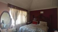Bed Room 2 - 14 square meters of property in Bonaero Park