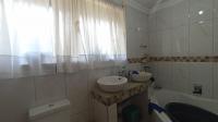 Bathroom 1 - 16 square meters of property in Bonaero Park