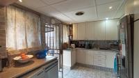 Kitchen - 24 square meters of property in Bonaero Park