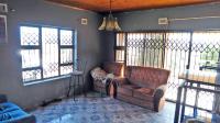 Lounges - 17 square meters of property in Umlazi