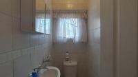 Bathroom 1 - 2 square meters of property in Birchleigh