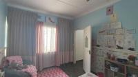 Bed Room 1 - 14 square meters of property in Birchleigh