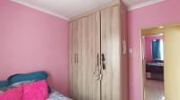 Bed Room 1 - 14 square meters of property in Payneville