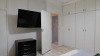 Main Bedroom - 26 square meters of property in Yellowwood Park 