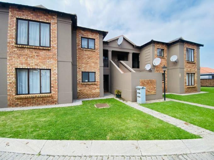 1 Bedroom Apartment for Sale For Sale in Helderwyk Estate - MR613411