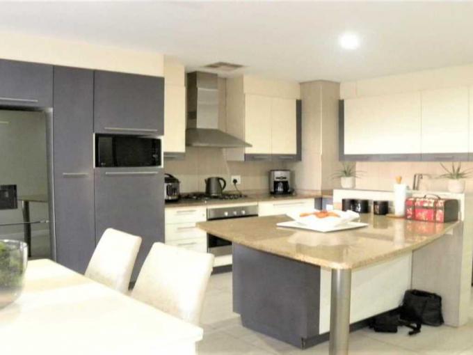 3 Bedroom Apartment for Sale For Sale in La Lucia - MR613951