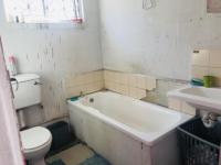 Bathroom 1 of property in Mandelapark