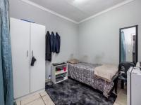 Bed Room 1 of property in Vrededorp
