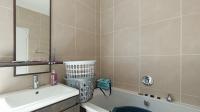 Bathroom 2 - 3 square meters of property in Greenstone Hill