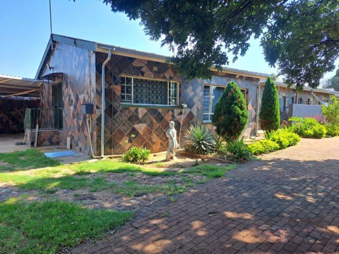 3 Bedroom House for Sale For Sale in Rensburg - MR615597