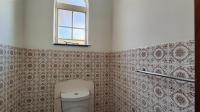 Bathroom 3+ - 9 square meters of property in Hazeldene