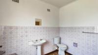 Bathroom 3+ - 9 square meters of property in Hazeldene