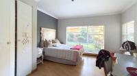 Bed Room 1 - 13 square meters of property in Eldoraigne