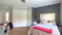 Bed Room 1 - 13 square meters of property in Eldoraigne