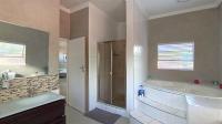 Main Bathroom - 14 square meters of property in Eldoraigne