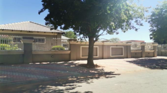 SA Home Loans Sale in Execution 4 Bedroom House for Sale in Sonland Park - MR618163