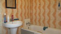 Bathroom 1 - 5 square meters of property in Glen Ridge (Gauteng - West)