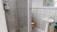 Bathroom 1 - 13 square meters of property in Scottburgh South