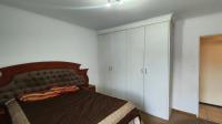 Bed Room 1 - 17 square meters of property in Van Dykpark