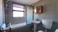 Bathroom 1 - 5 square meters of property in Table View