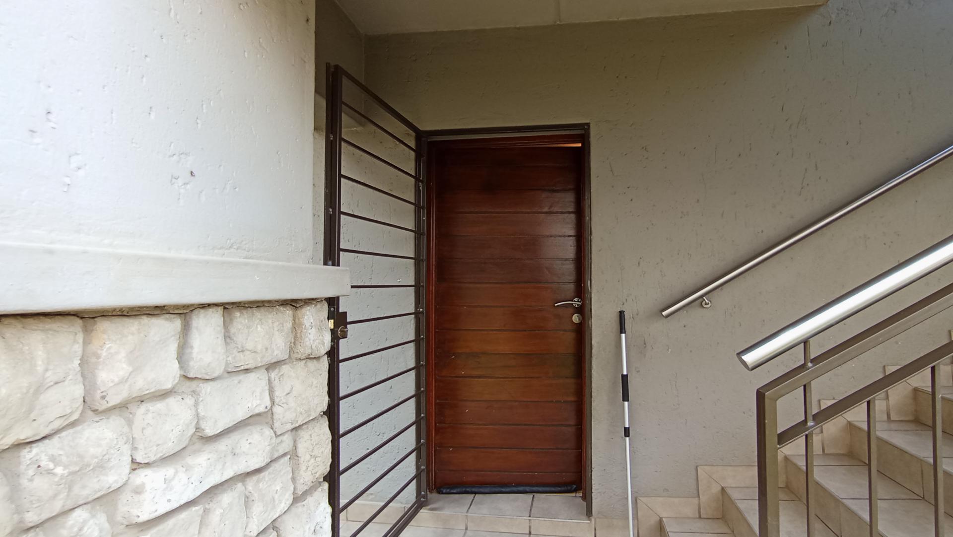 Front View of property in Sunninghill