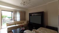 Lounges - 14 square meters of property in Sunninghill