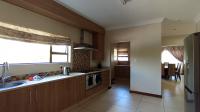 Kitchen - 20 square meters of property in Savanna Hills Estate