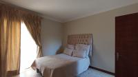 Bed Room 1 - 18 square meters of property in Savanna Hills Estate